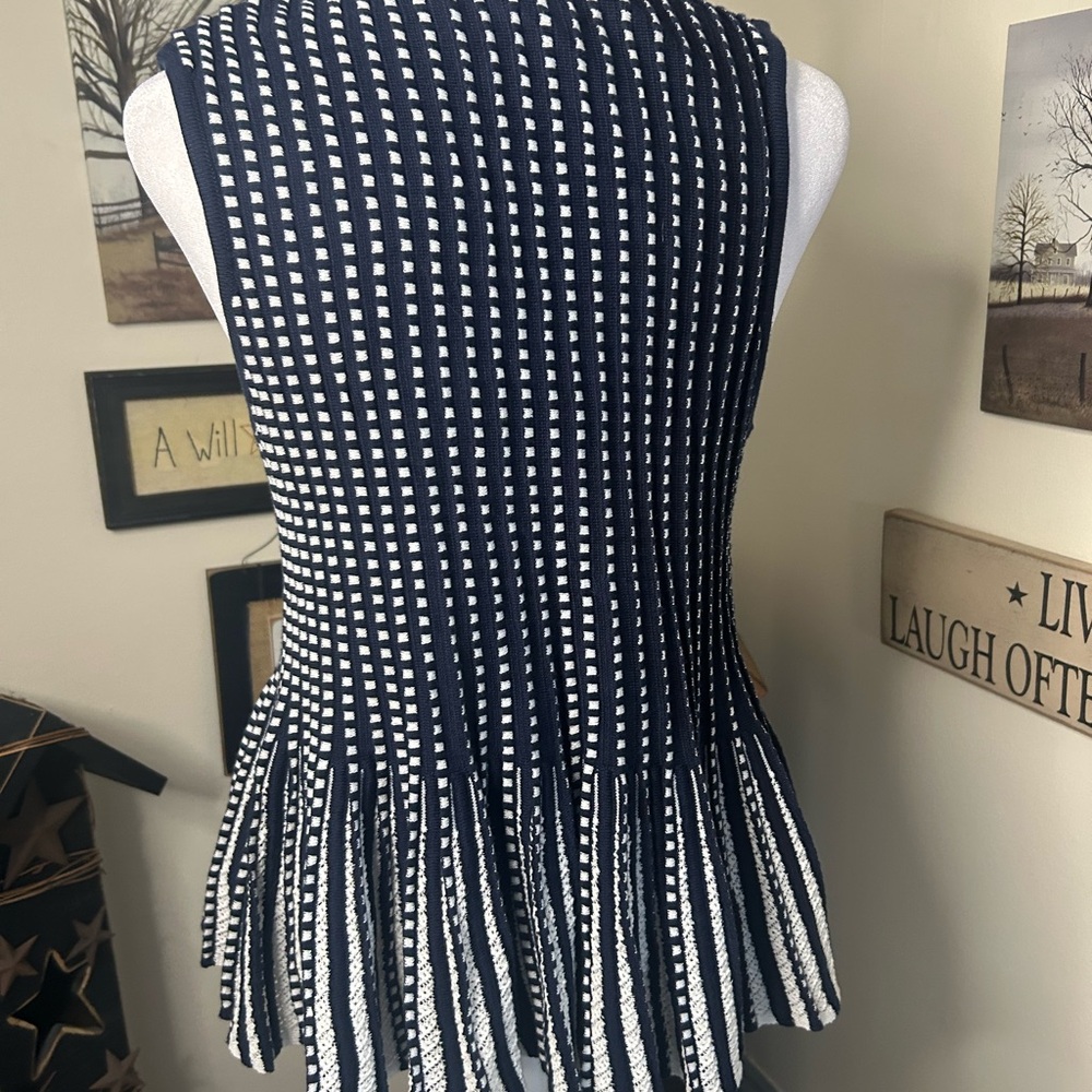 Anthropology Moth Navy and White Patterned Tank Top - Picture 5 of 5
